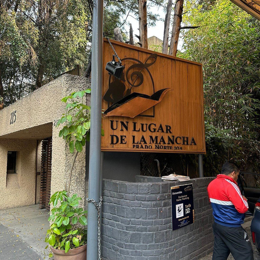Un Lugar de La Mancha restaurant in Mexico City, Mexico