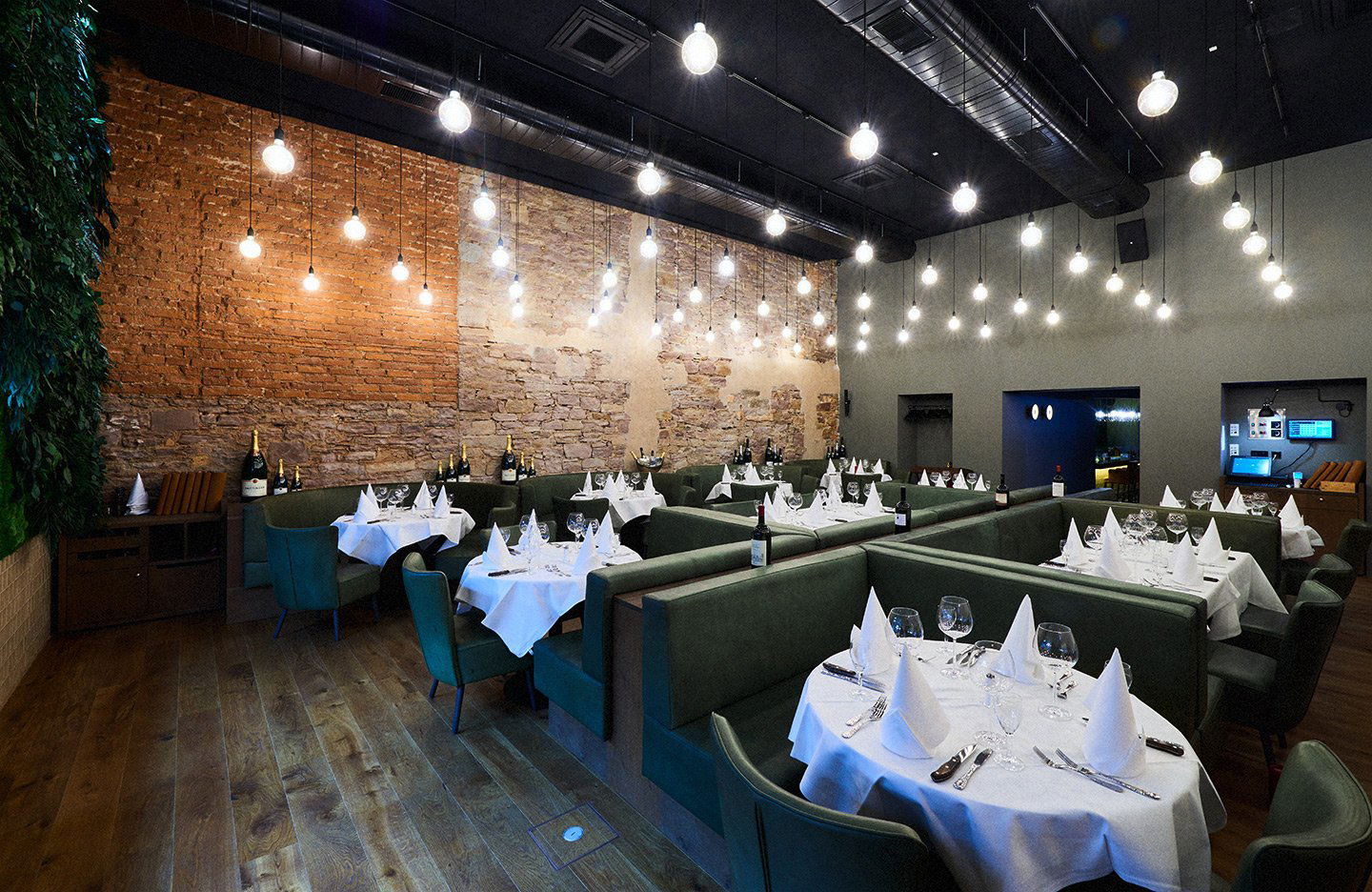 Brick + Bone Steakhouse, Restaurant in Karlsruhe