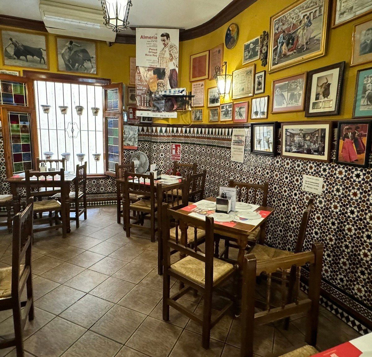 El Quinto Toro, Restaurant in Almería