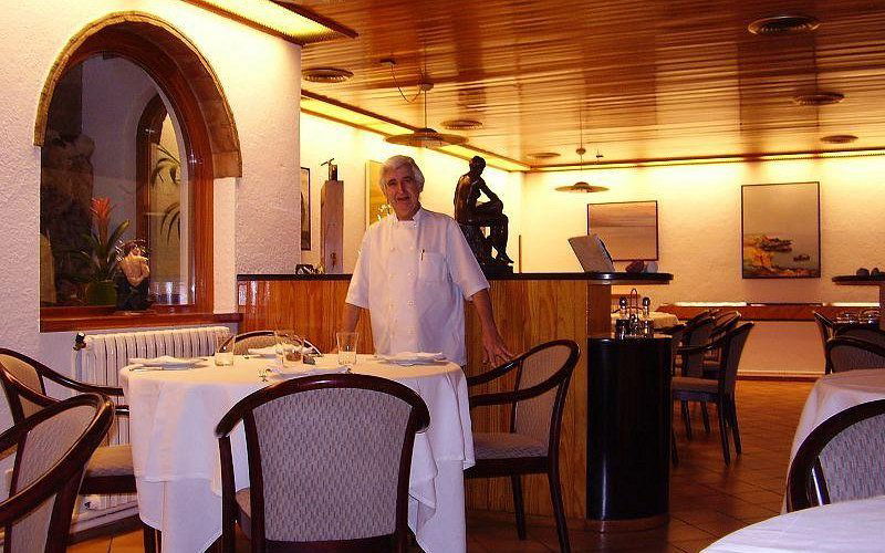 Sala, Restaurant in Olost