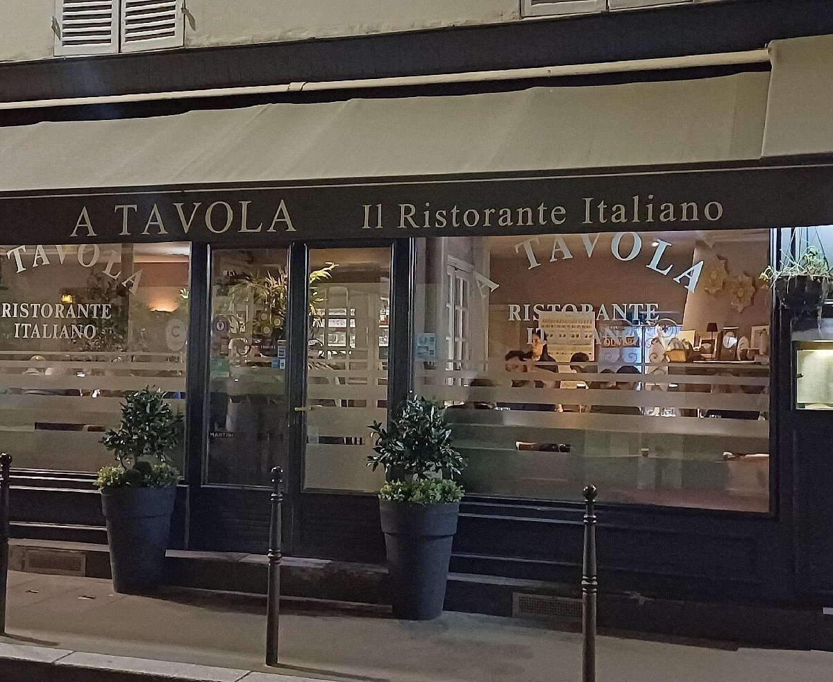 A Tavola restaurant in Boulogne Billancourt, France