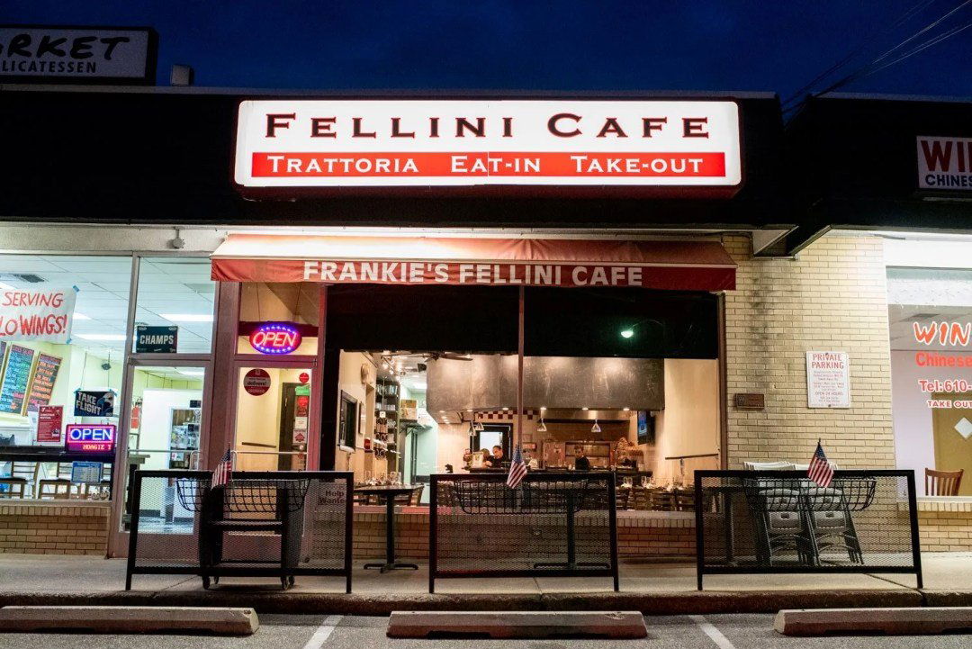 Frankie's Fellini Cafe, Restaurant in Berwyn