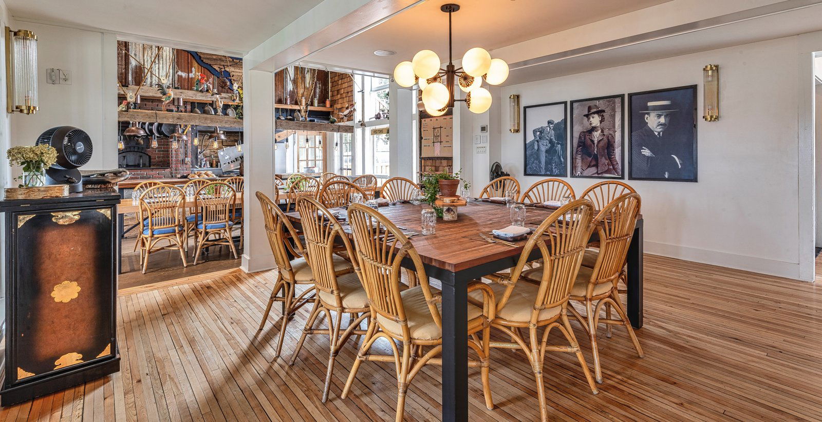 The FireWorks Feast, Restaurant in Kings