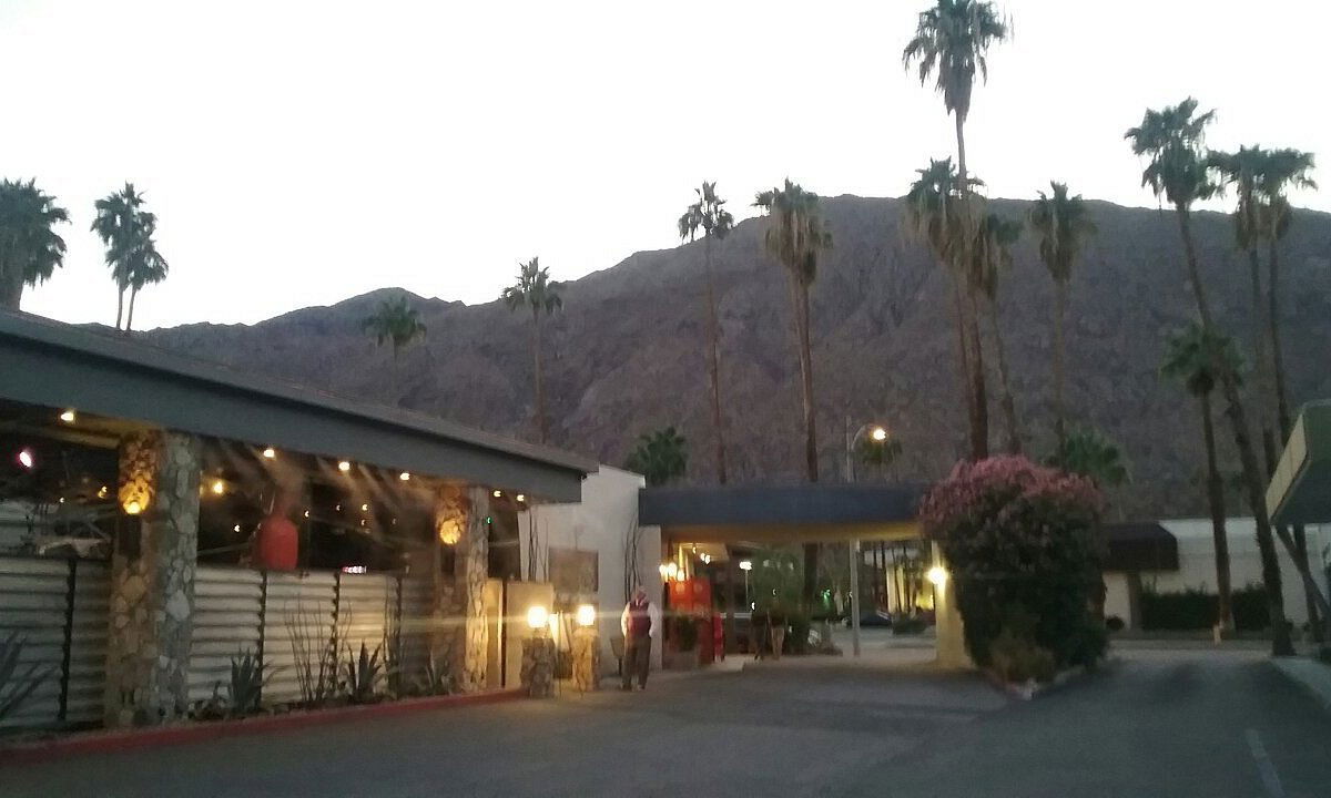 Wang's In the Desert, Restaurant in Palm Springs