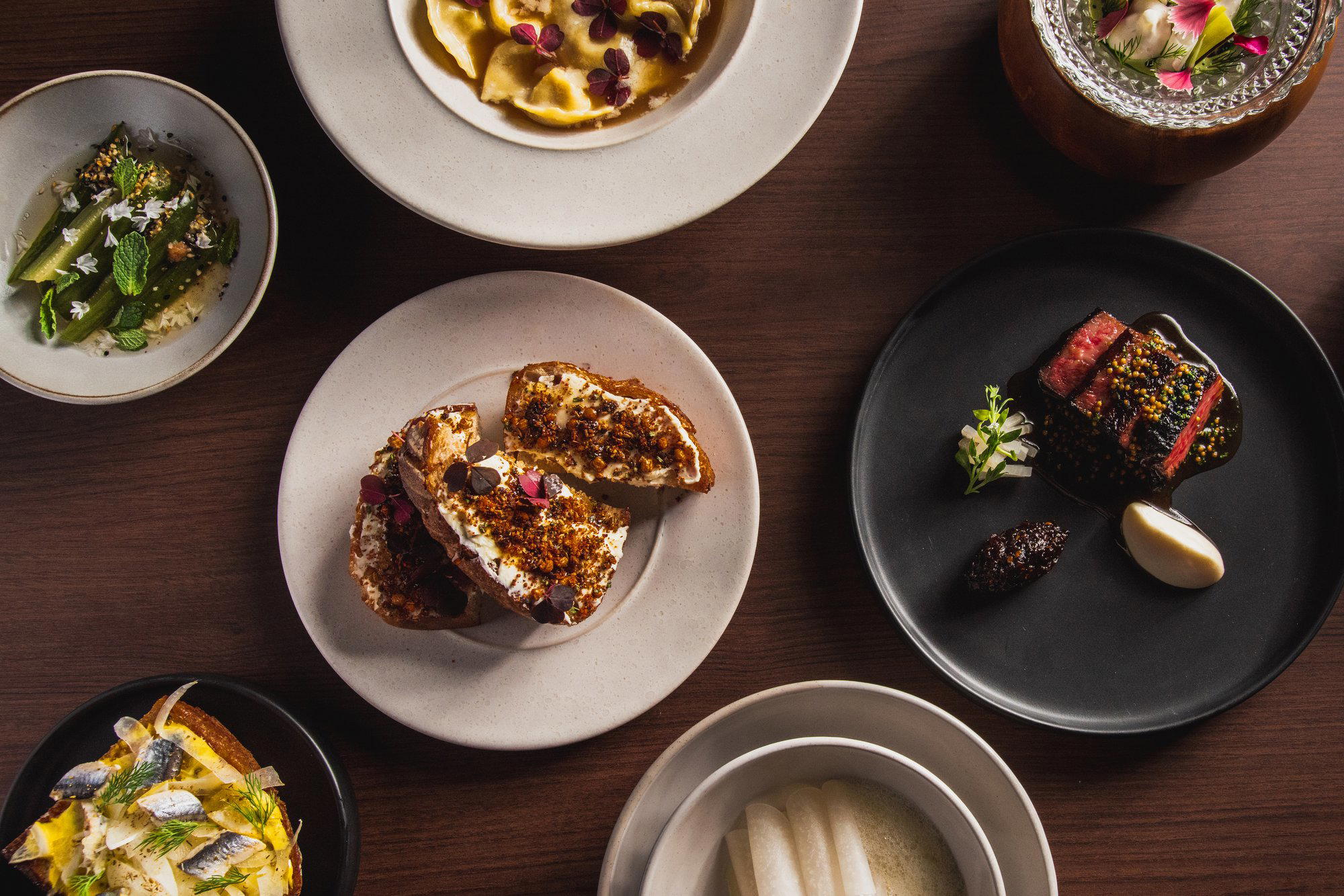 All Well restaurant in Chicago, United States