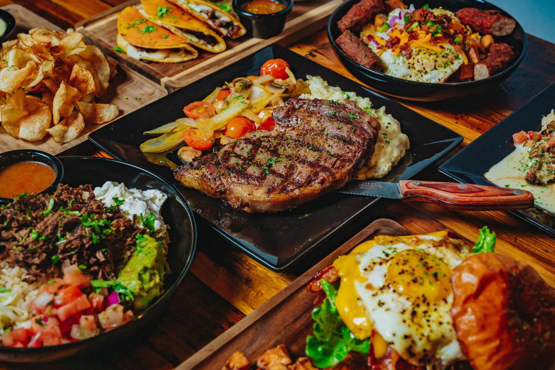 Wylie's Eats and Drinks restaurant in Clover, United States