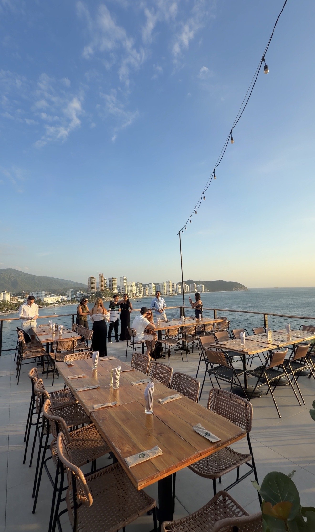 BK - BURUKUKA Restaurante Bar / Sunset Spot Santa Marta