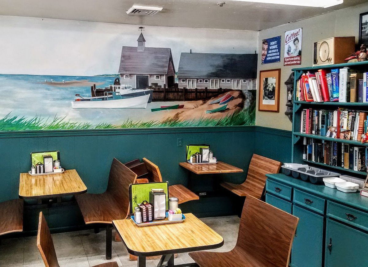 Larry's PX, Restaurant in Chatham