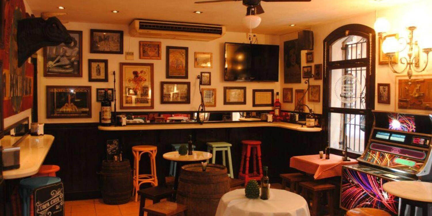 Bodega La Peninsular restaurant in Barcelona, Spain