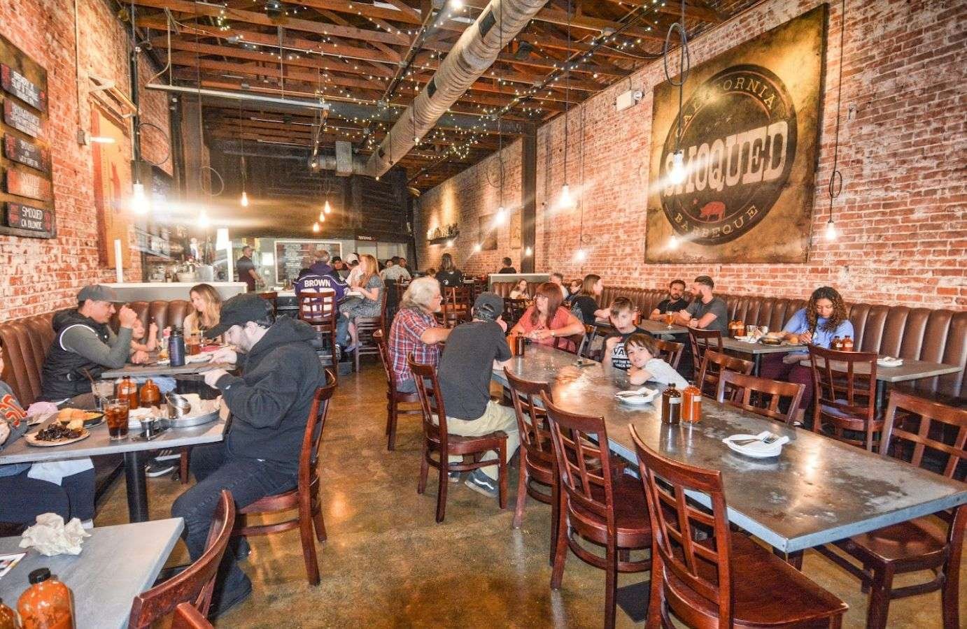 Smoqued California BBQ, Restaurant in Orange