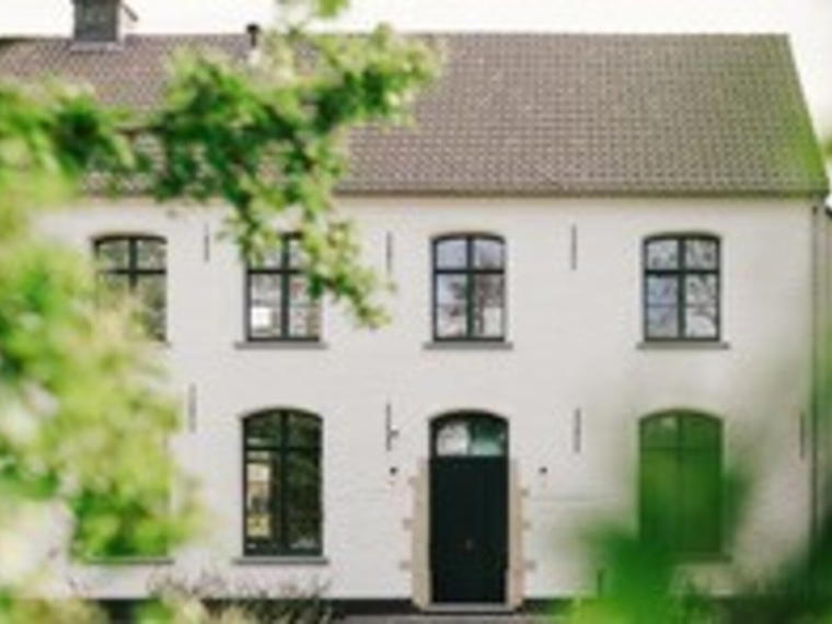 Clay, Opwijk, Belgium