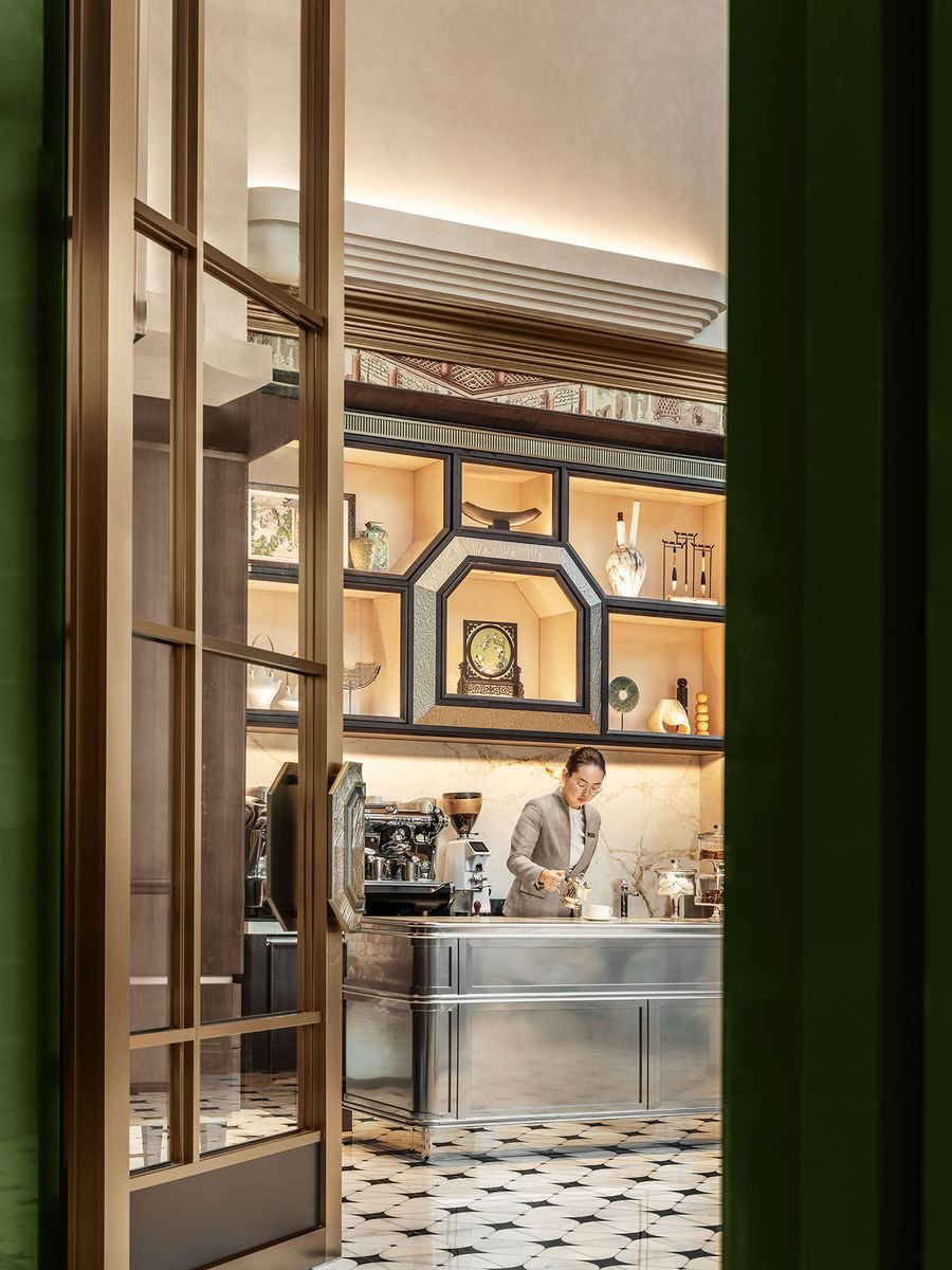 The Mandarin Cake Shop, Restaurant in Muscat