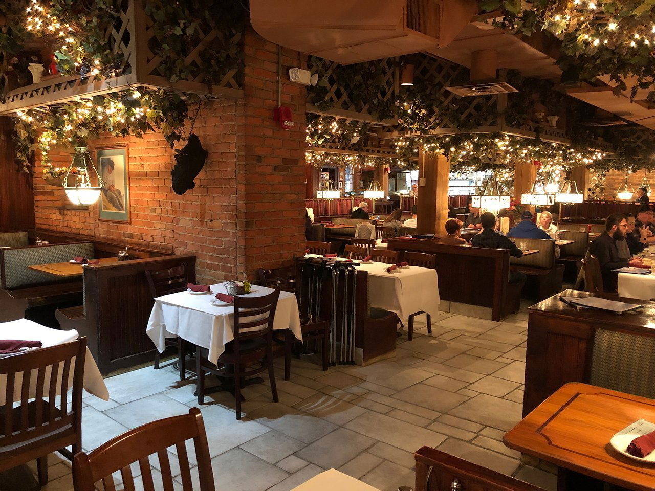 Pegasus Taverna, Restaurant in Detroit