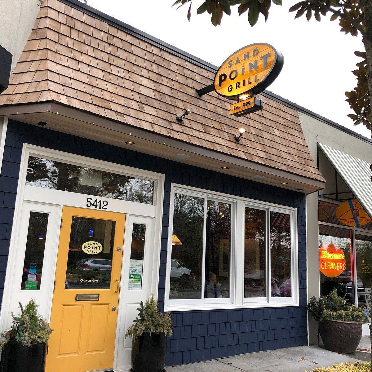 Sand Point Grill restaurant in Seattle, United States
