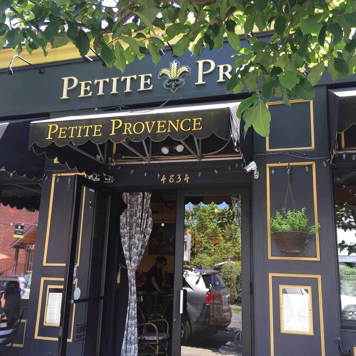 Petite Provence restaurant in Portland, United States