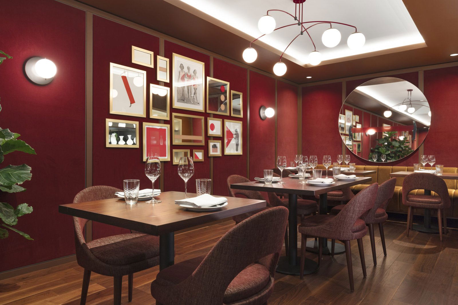 Constantine Restaurant and Lounge, Restaurant in Toronto