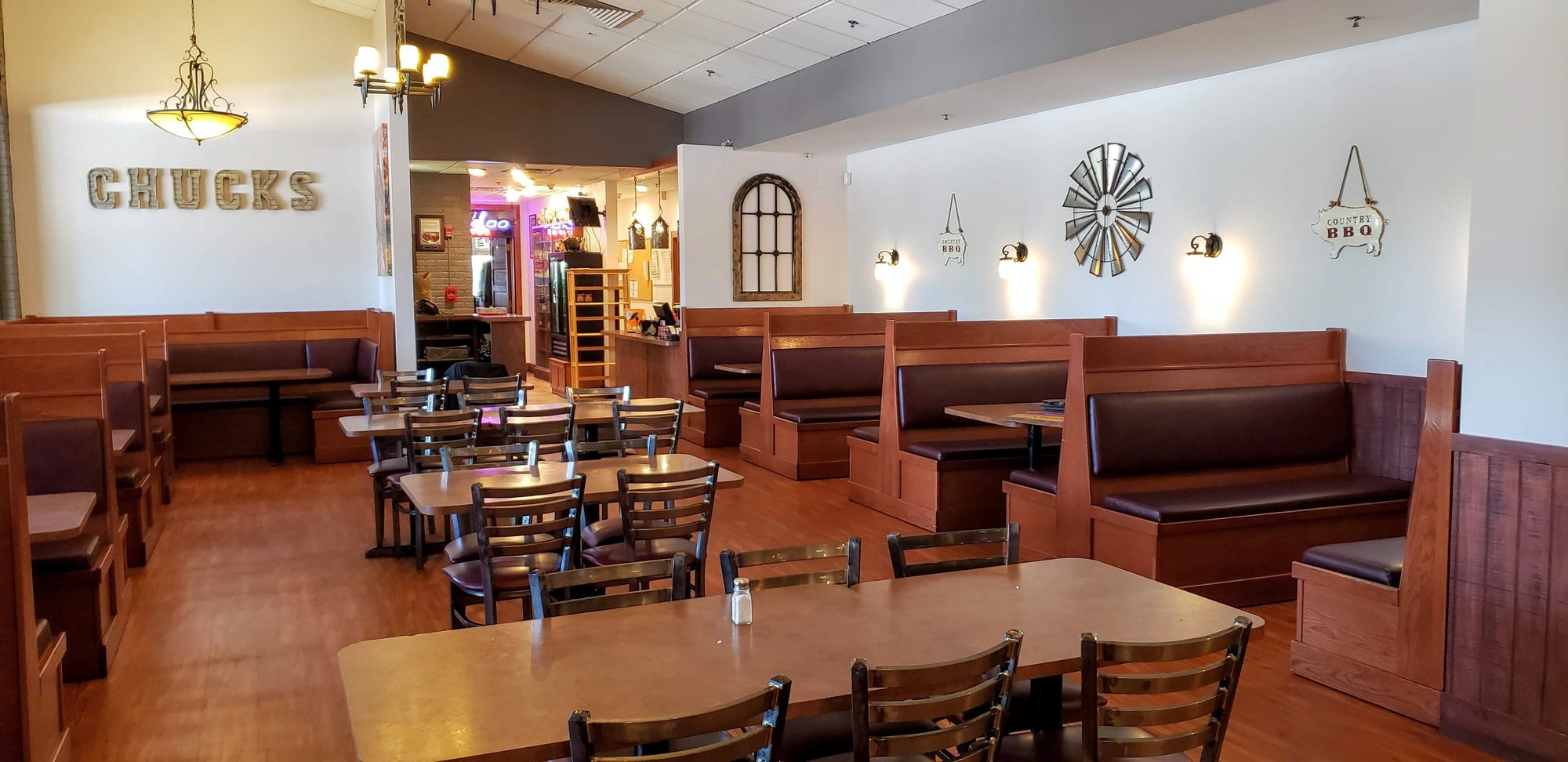 Chuck's Southern Comforts Cafe, Burbank, United States