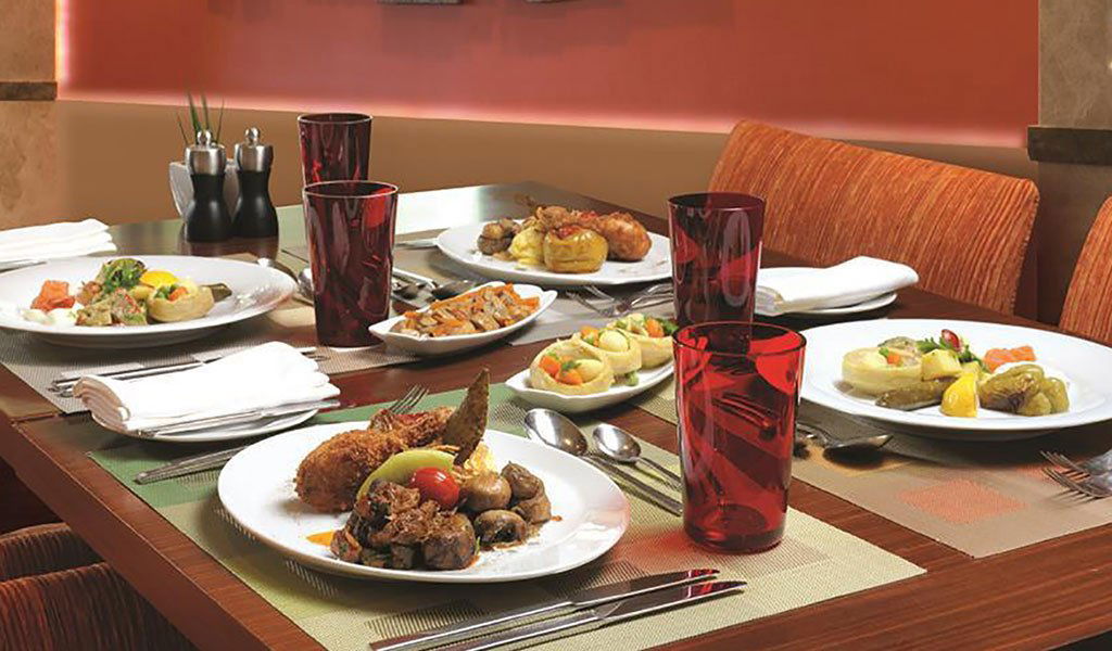 Café Swiss, Restaurant in Izmir