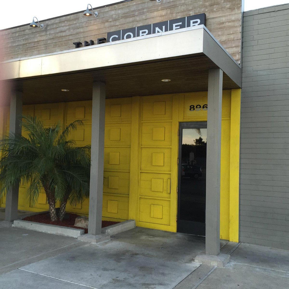 The Corner restaurant in Huntington Beach, United States