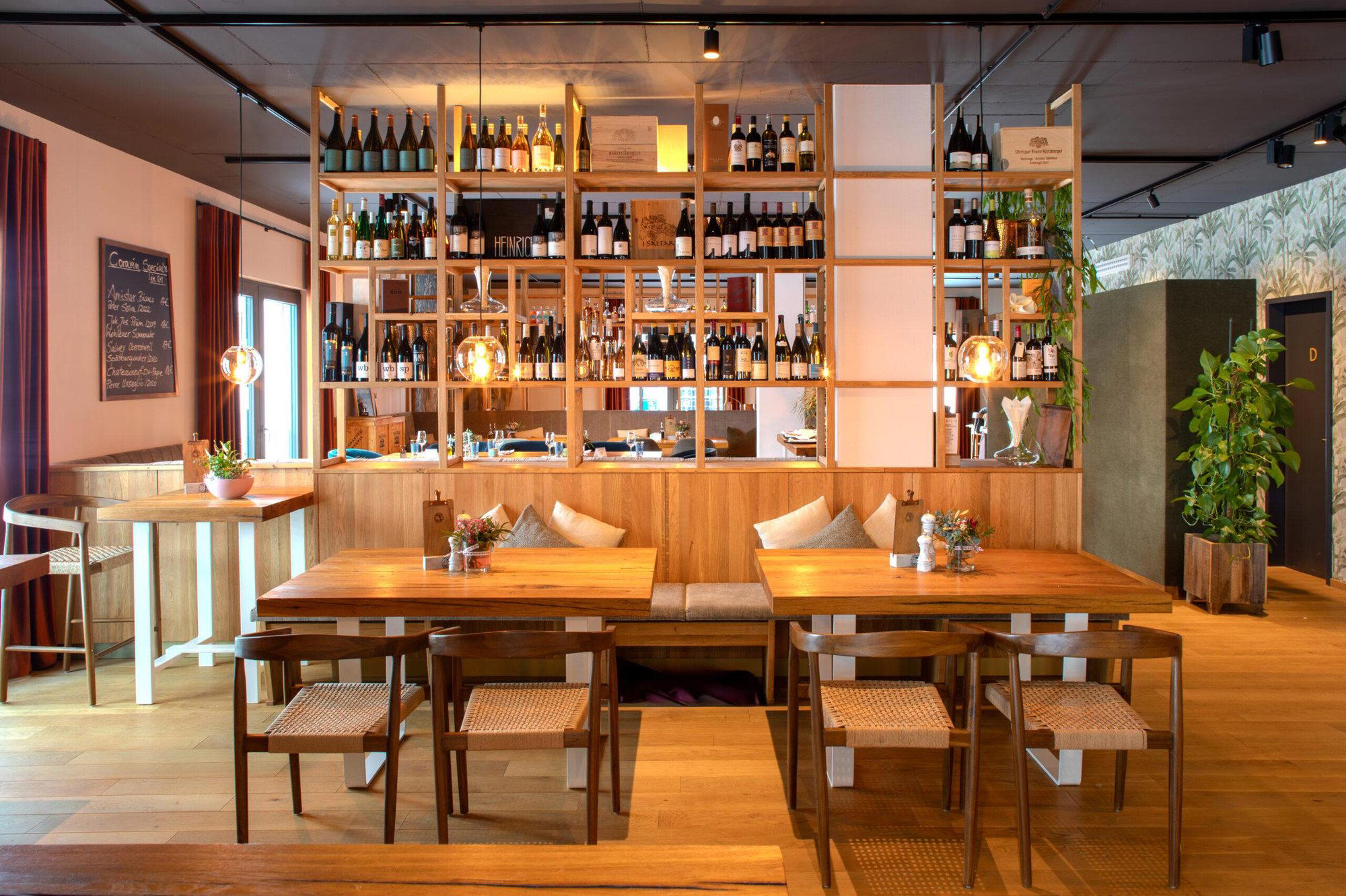 Restaurant ISARFEIN restaurant in Stra Lach, Germany
