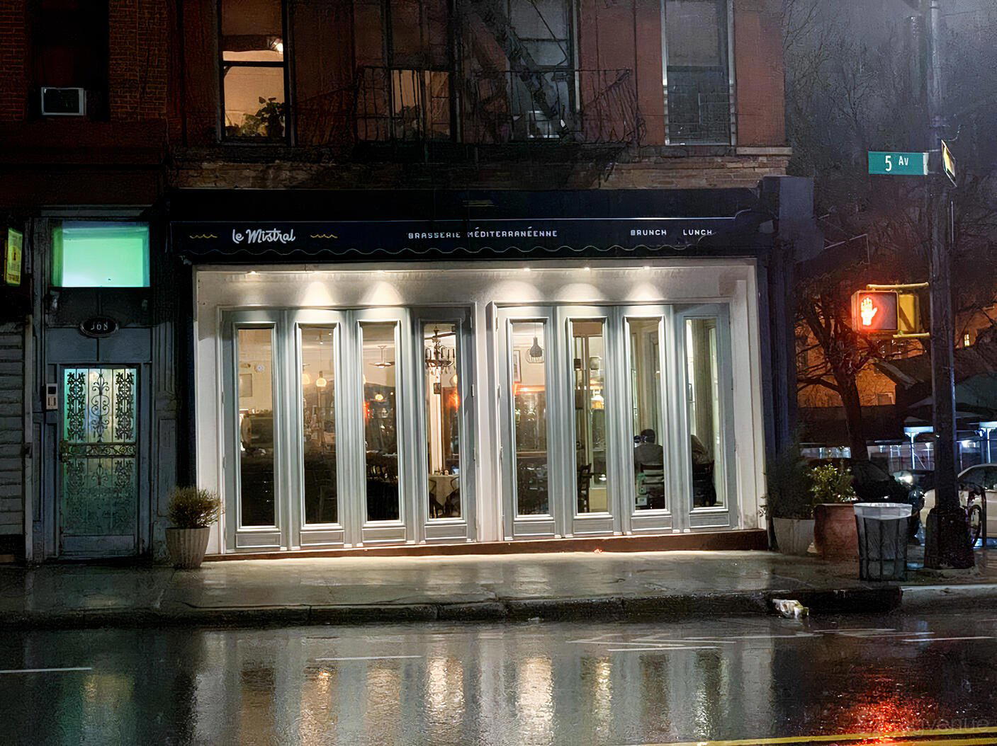 Brasserie Le Mistral restaurant in New York City, United States