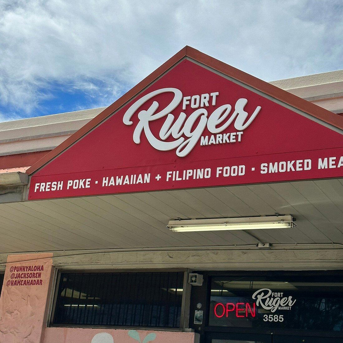Fort Ruger Market restaurant in Honolulu, United States