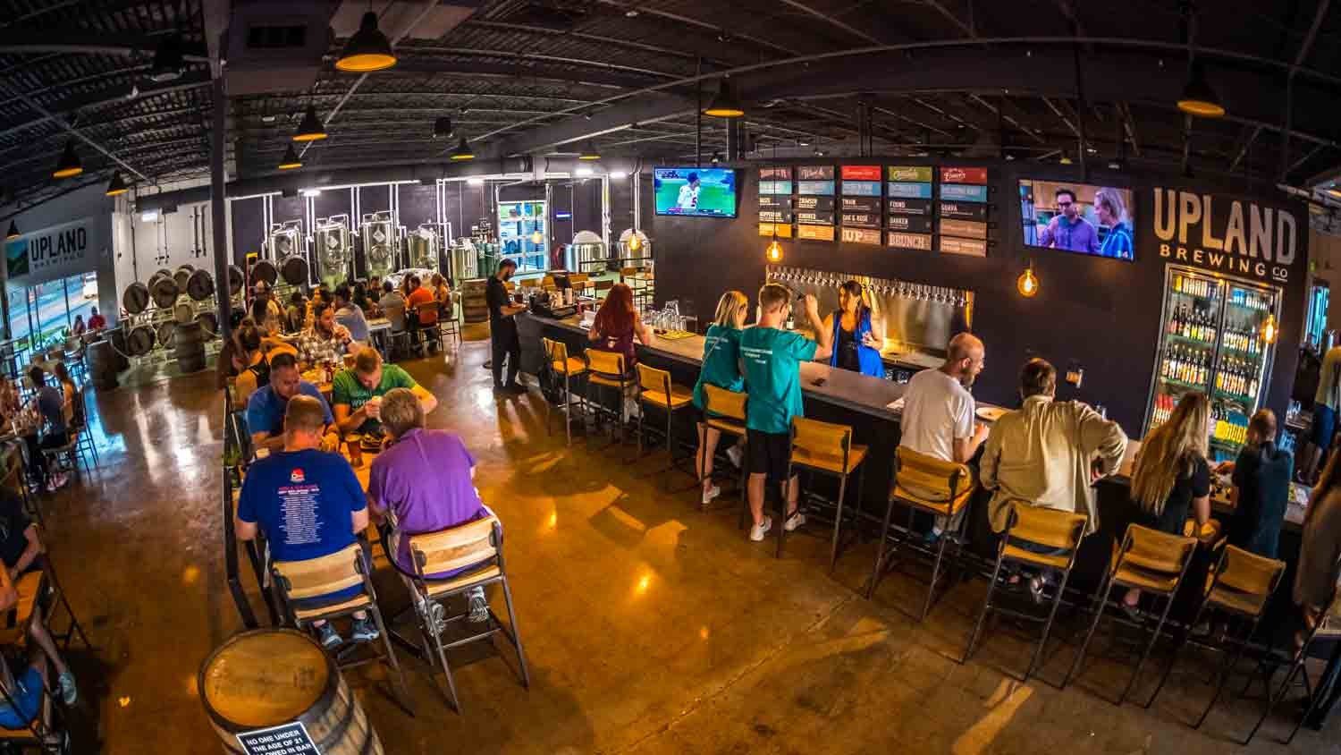 Upland FSQ Brewery, Restaurant in Indianapolis