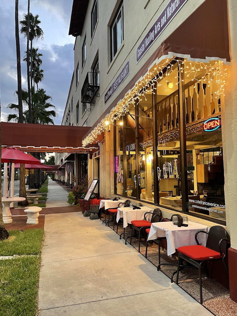 Côte France restaurant in Venice, United States