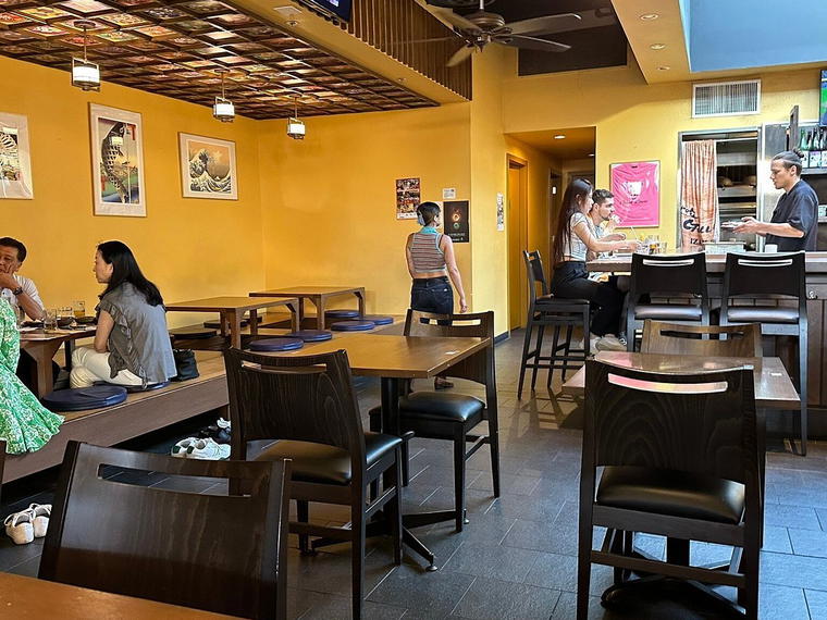 Guu Davie, Vancouver, Canada