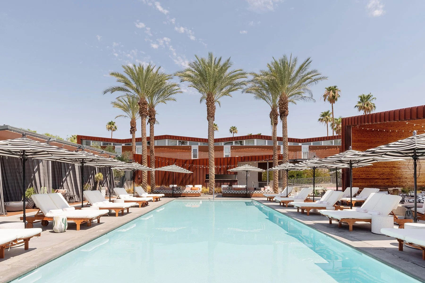 Palm Canyon Swim & Social, Restaurant in Palm Springs