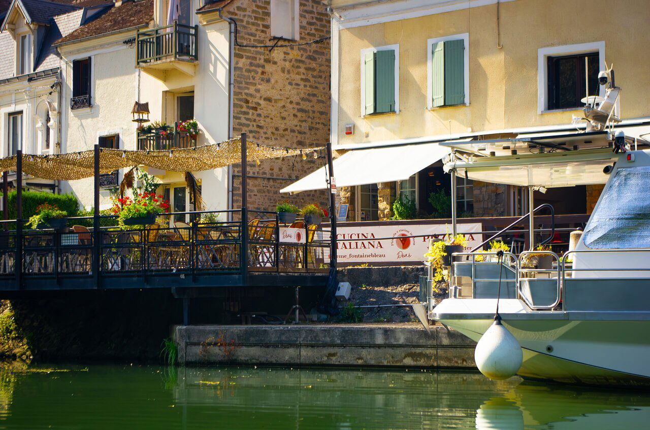 Deme, Restaurant in Samois Sur Seine