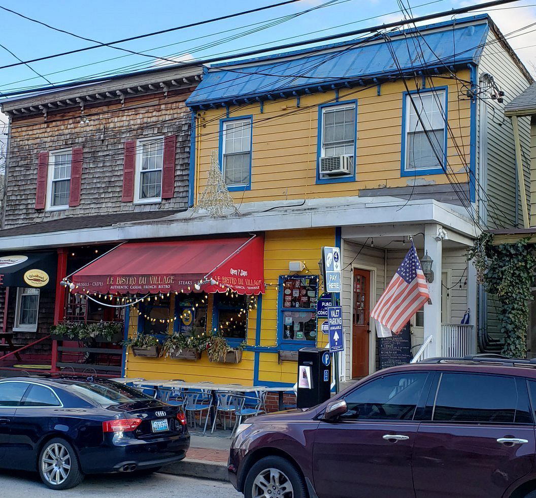 Le Bistro Du Village restaurant in Baltimore, United States