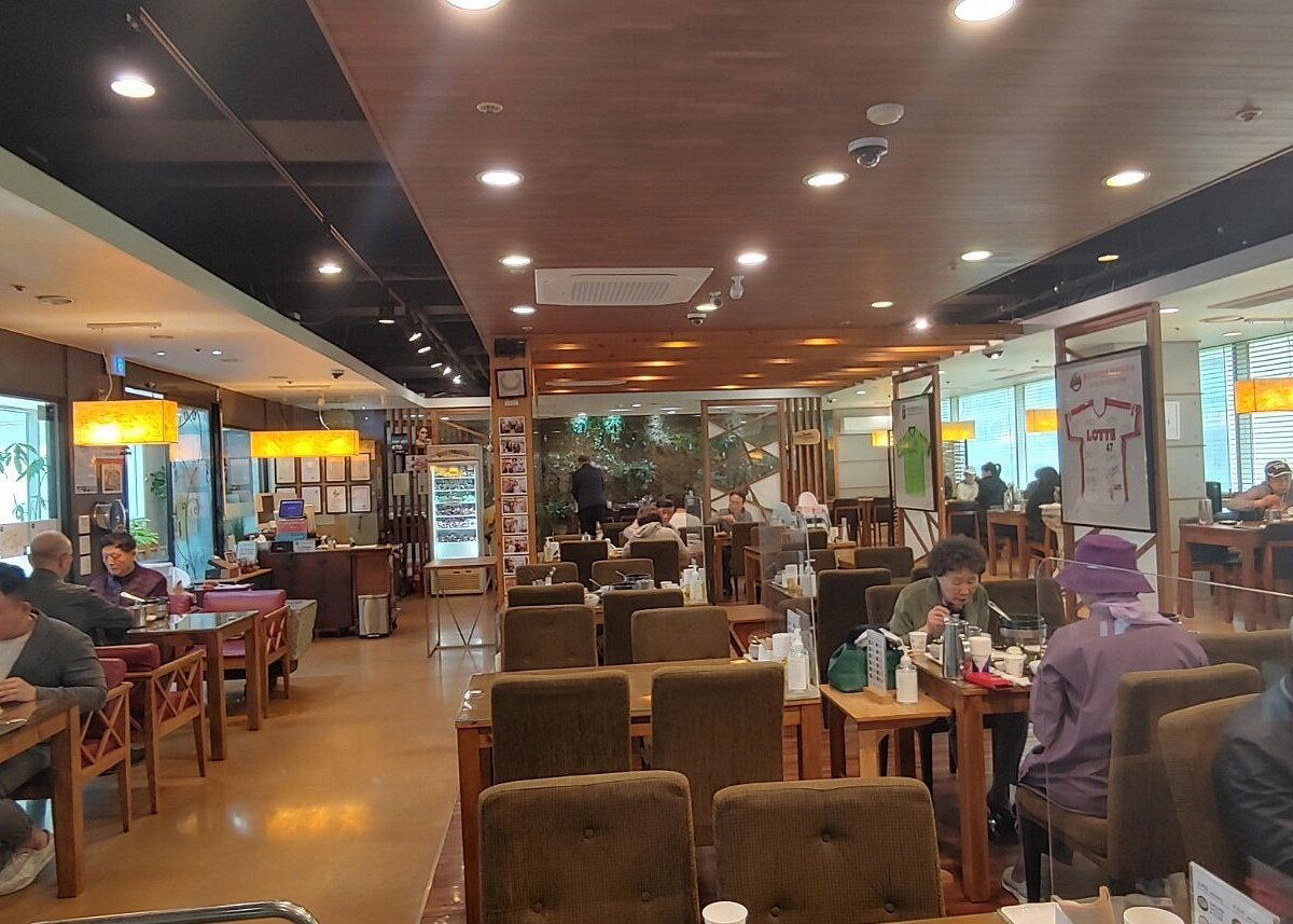 동백삼계탕 restaurant in Busan, South Korea