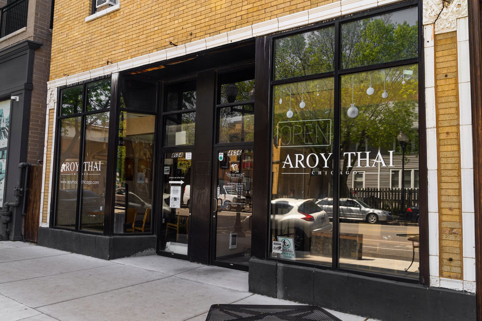 Aroy Thai Chicago, Restaurant in Chicago
