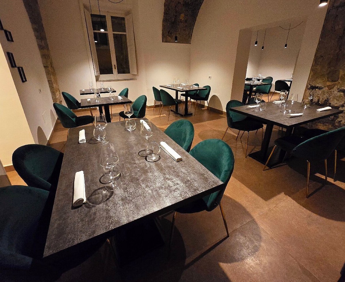 Peculiare Restaurant