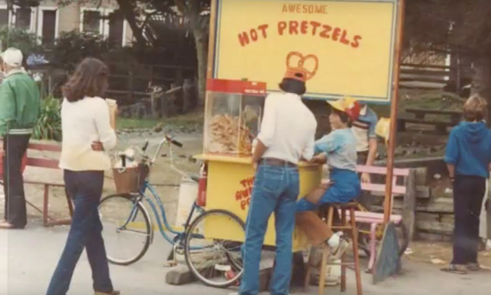 The Awesome Pretzel Street Cart, Restaurant in Ferndale