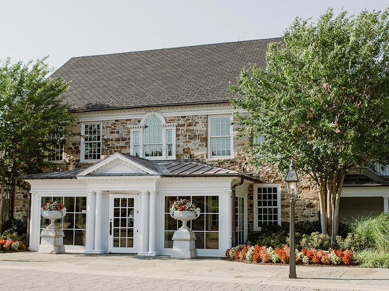 Clyde's Willow Creek Farm, Broadlands, United States