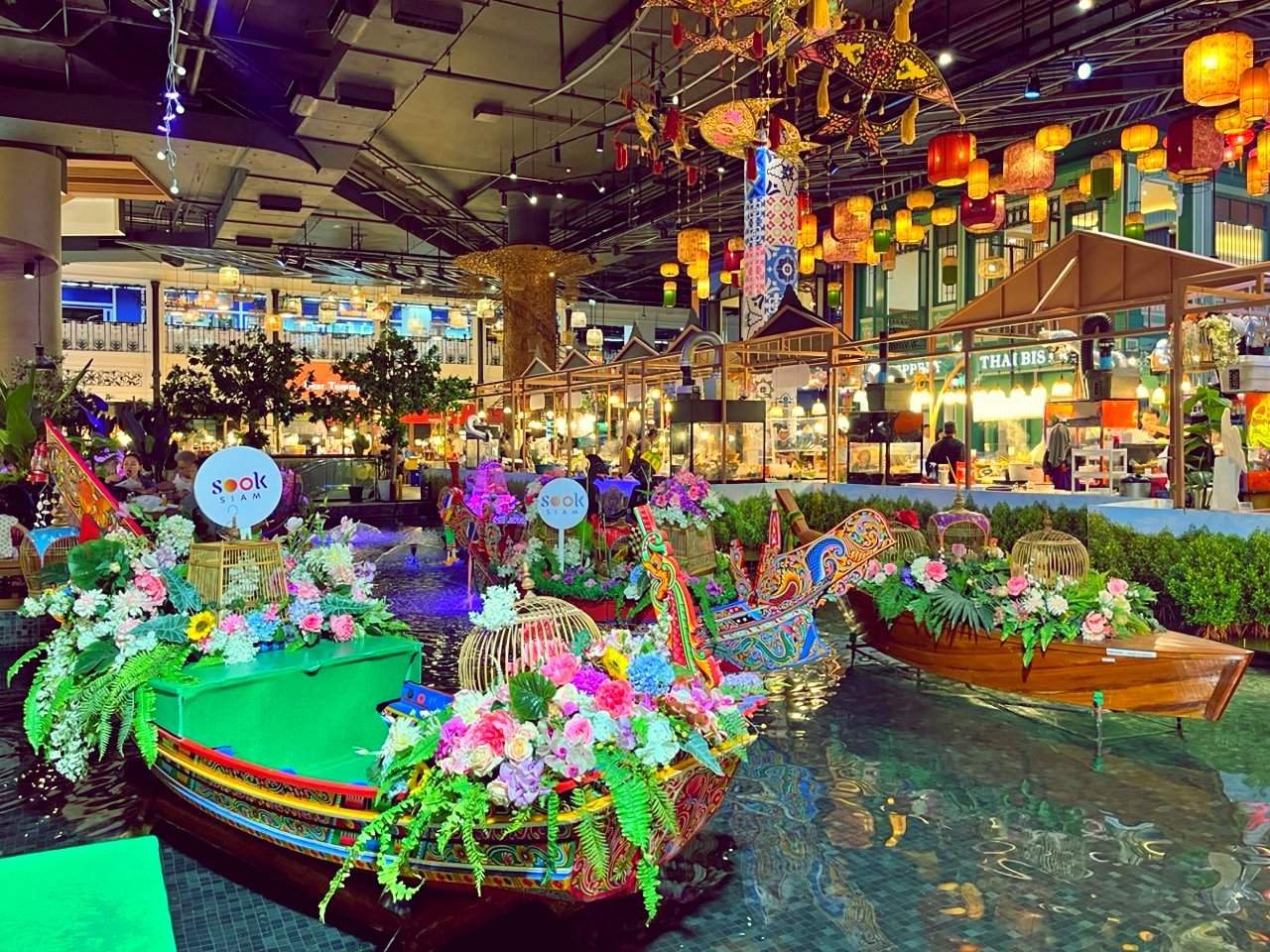 ICONSIAM Thai Street Food, Restaurant in Khlong San