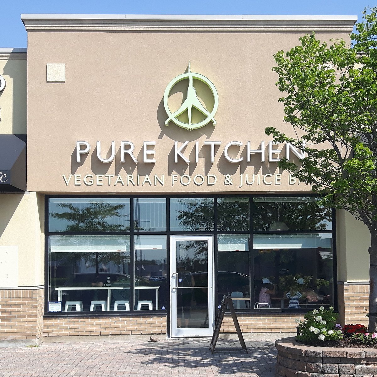 Pure Kitchen Kanata restaurant in Kanata, Canada