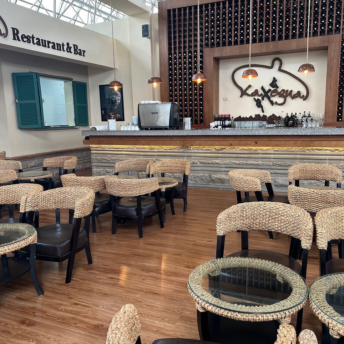 Kategna Restaurant, Restaurant in Addis Ababa