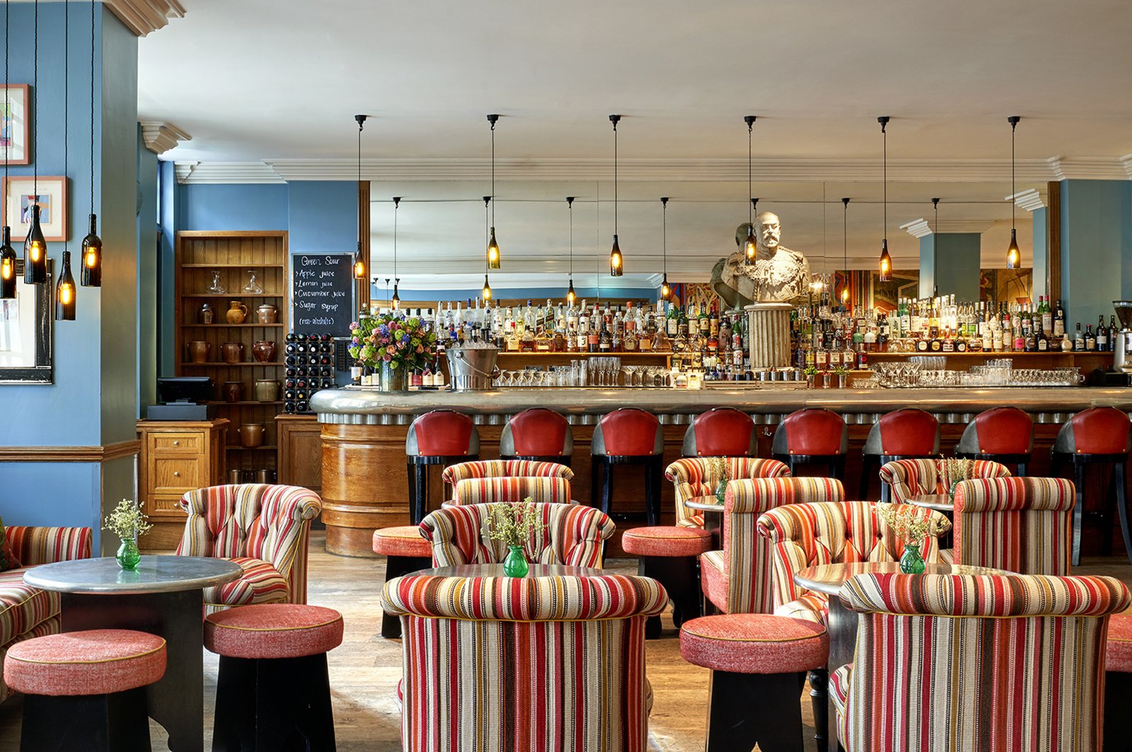 Oscar Restaurant & Bar