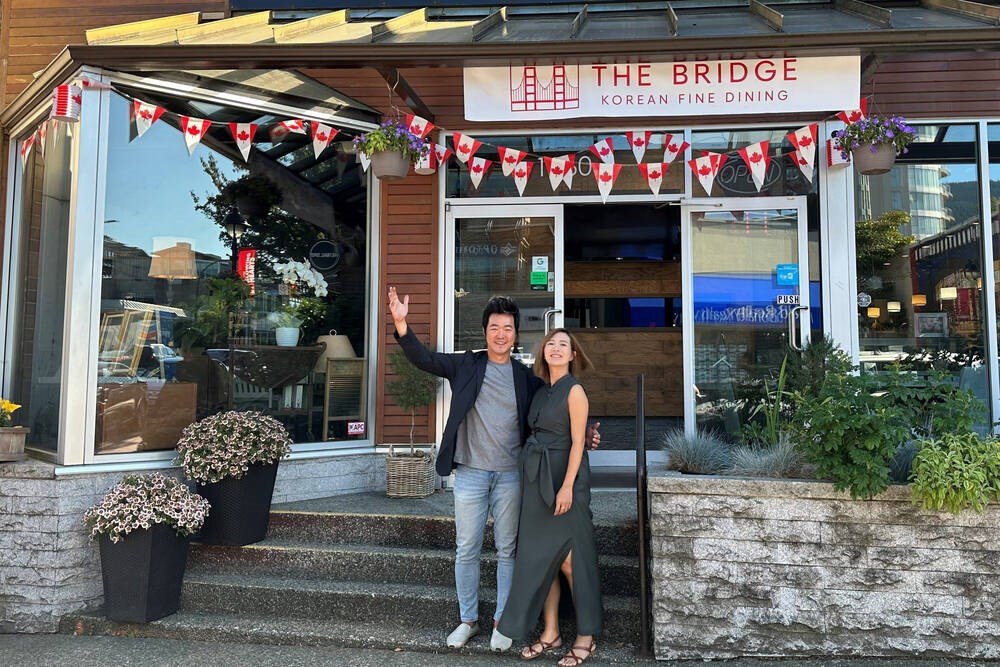 The Bridge, Restaurant in West Vancouver