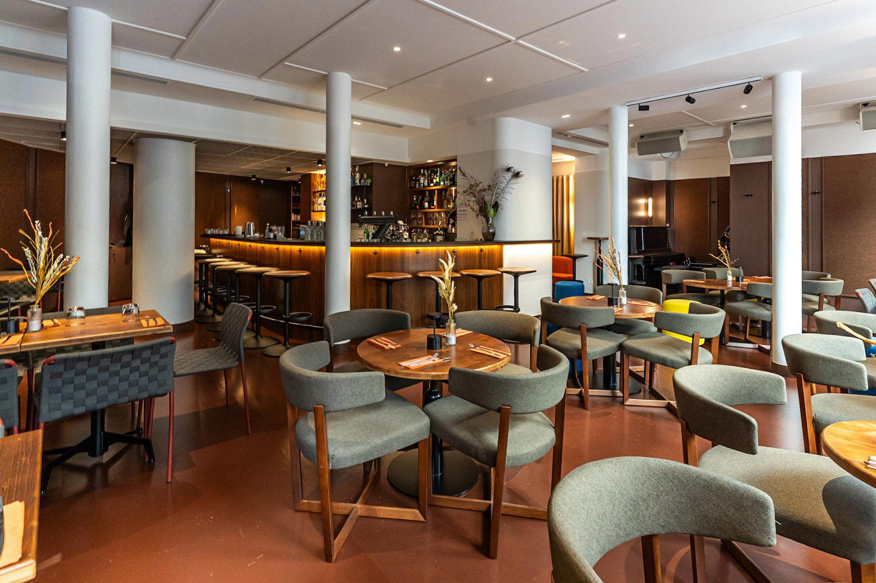 Les Bascules restaurant in Paris, France