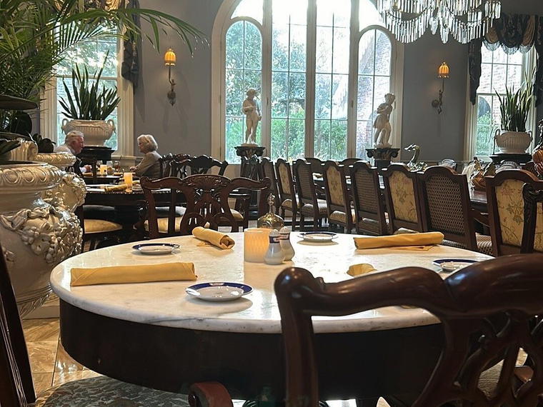 The Carriage House, Darrow, United States