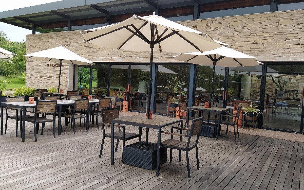 Alfresco restaurant in Sasan Gir
