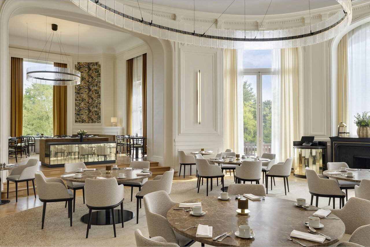 Opera, Restaurant in La Chapelle-en-Serval