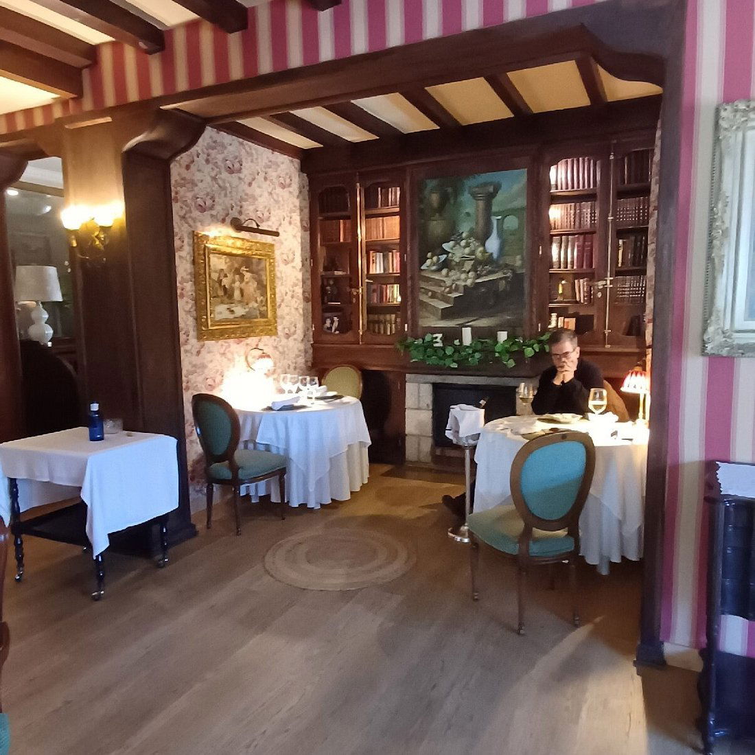 El Cenador De Salvador, Restaurant in Moralzarzal