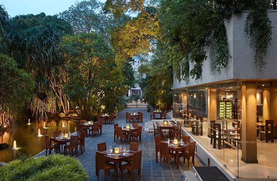 The Lagoon restaurant in Colombo