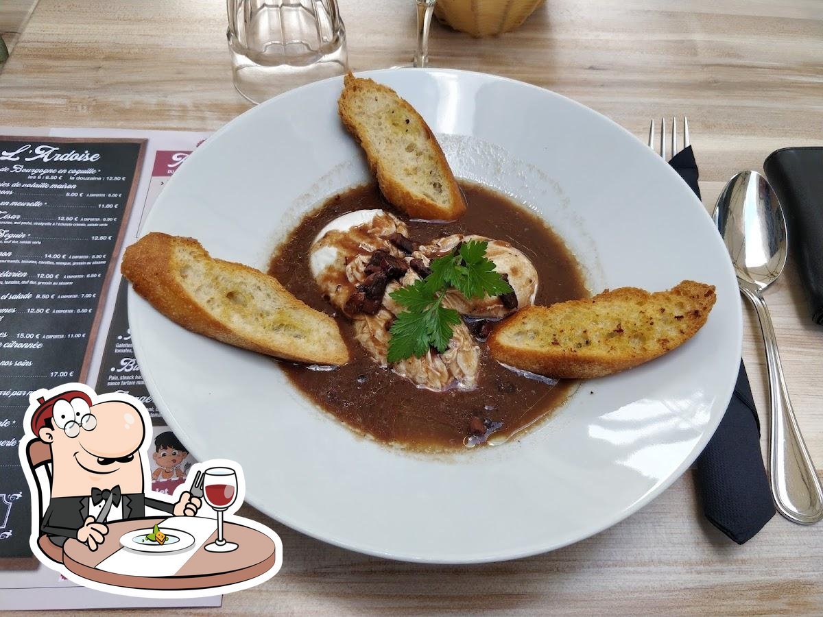 Café du centre "Chez Sissis", Restaurant in Cluny