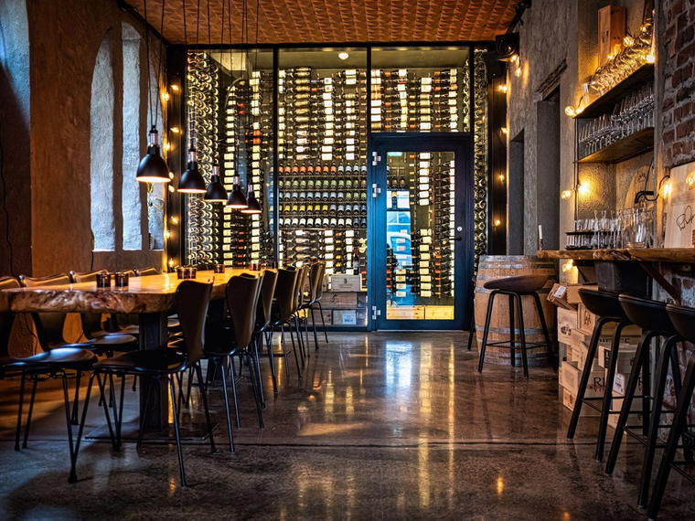 Vino Bar, Ålesund, Norway